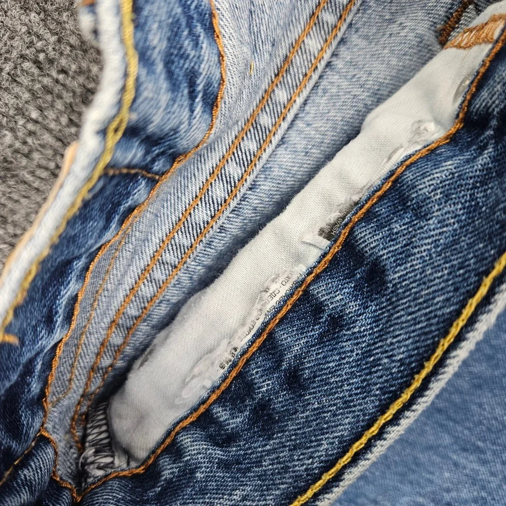 Levis 560 Comfort Fit Tapered Leg Jeans Men's 38x30 Med Wash Denim Y2K Casual